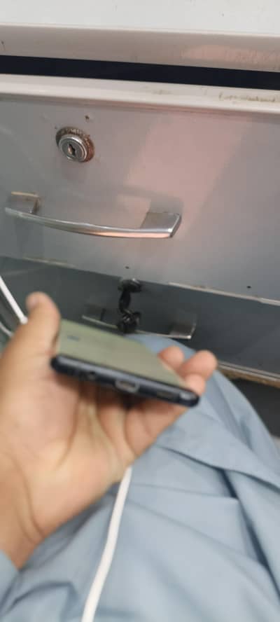 note 9 6 128 panel par shade ha par acha Kam karta ha