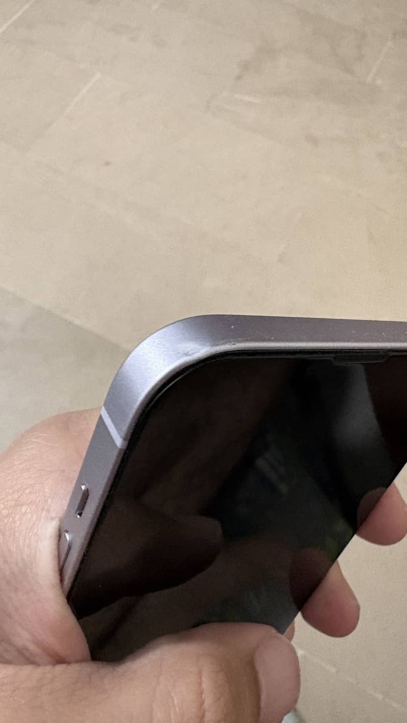 iPhone 14 plus 4