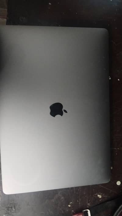 MacBook Pro 15-inch 2018 32GB RAM core i9 Only Logic board issue