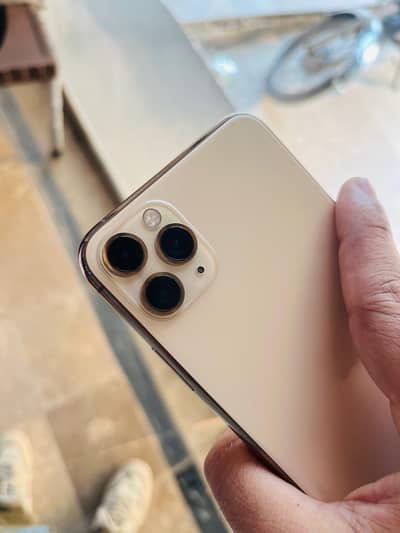 iphone 11 pro max 64gb factory unlocked All ok  condition 10/9.5