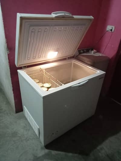 Waves single door deep freezer in good condition.