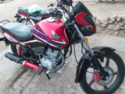 Honda cb125F