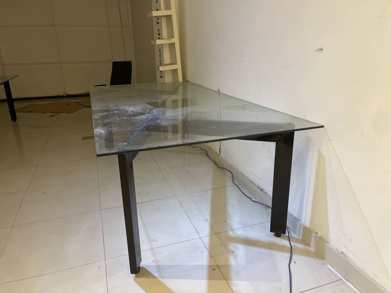 Dining table 0