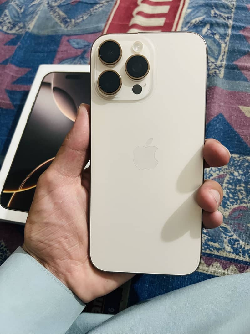 iPhone 16 Pro Max 1