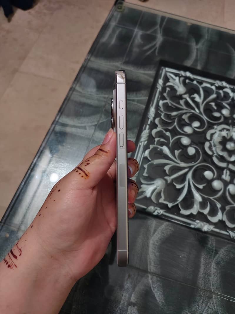 Iphone 16 Pro max 2