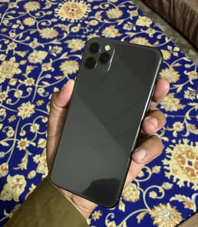 I phone 11 pro Max PTA Approved 256 gb
