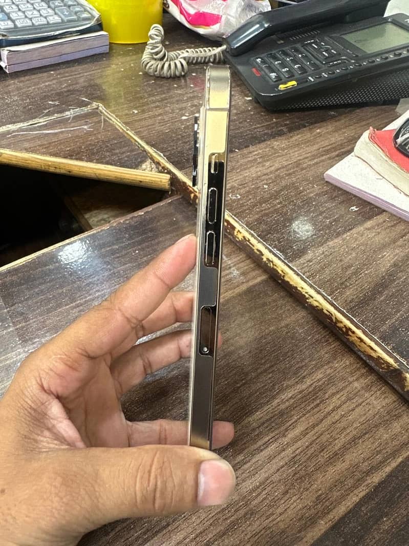 iPhone 12pm jv 3