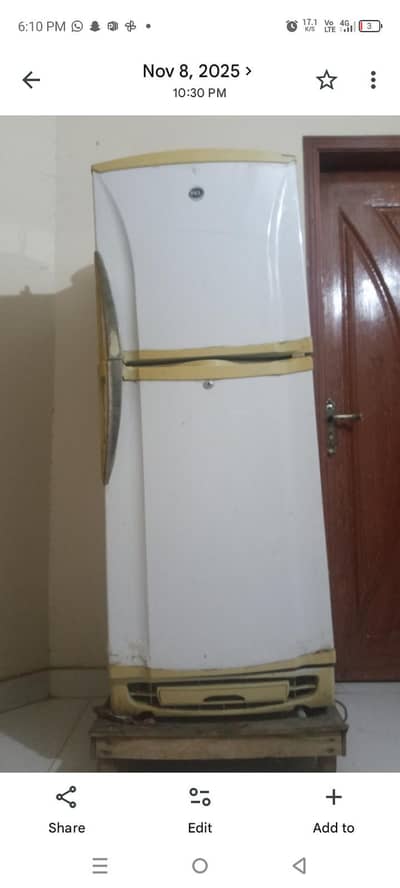 medium size fridge pel