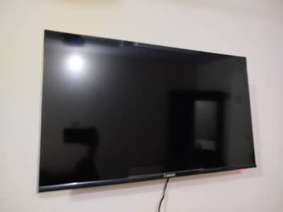 **“Izone 32 Inch Smart LED A2000 Like New”**