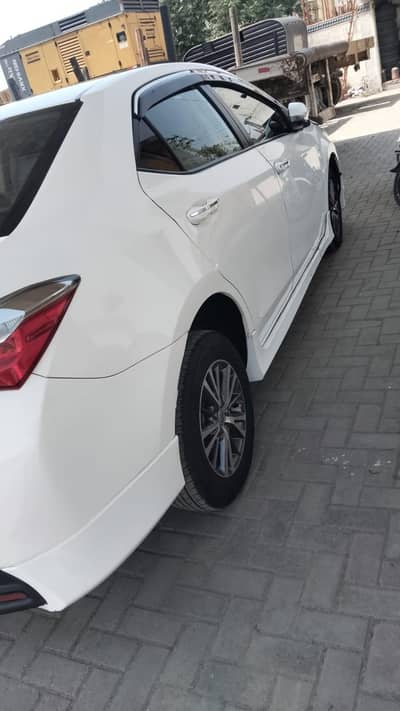 Toyota Corolla GLI 1.3 MANUAL 2018/19 (SUPER WHITE)-B2B GENUINE