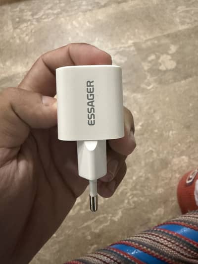 Essagee adapter 20w