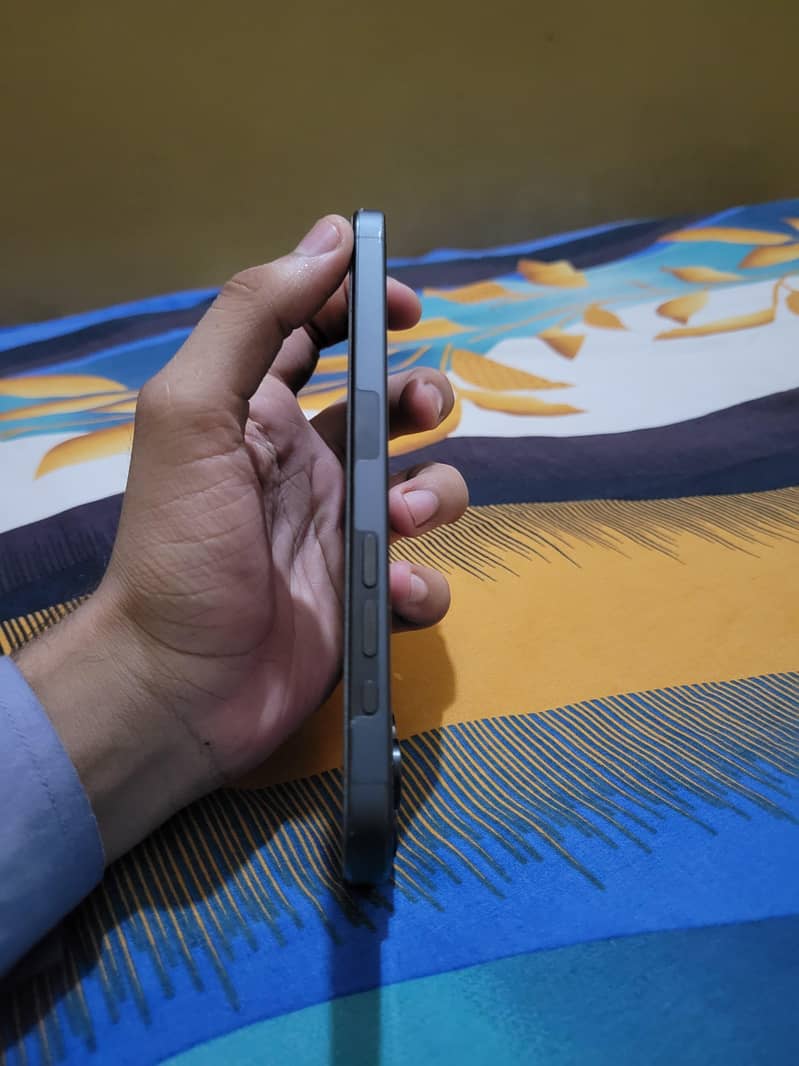 iphone 15 pro max 5