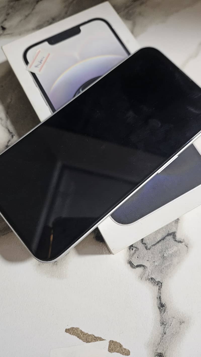 Iphone 16e 5