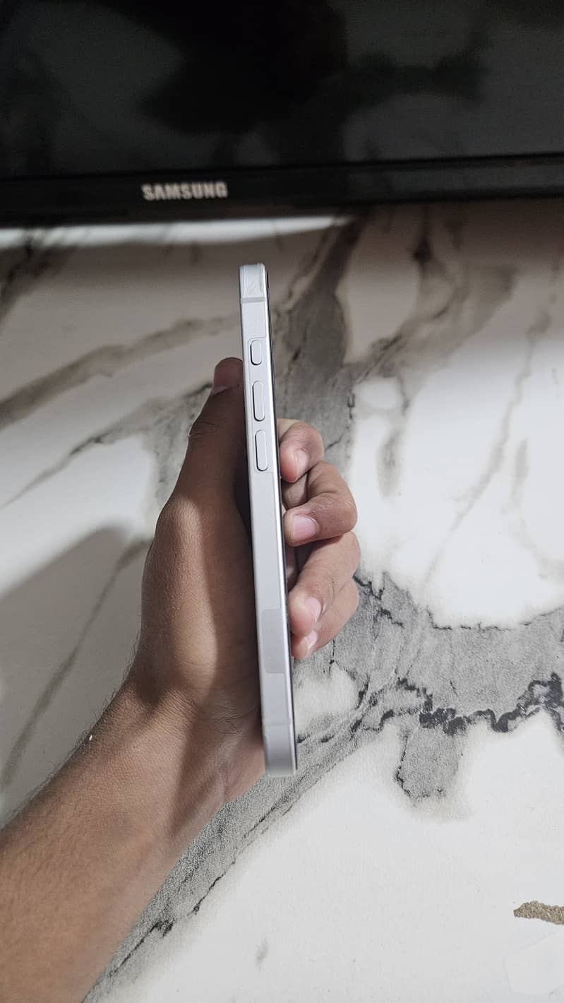 Iphone 16e 7