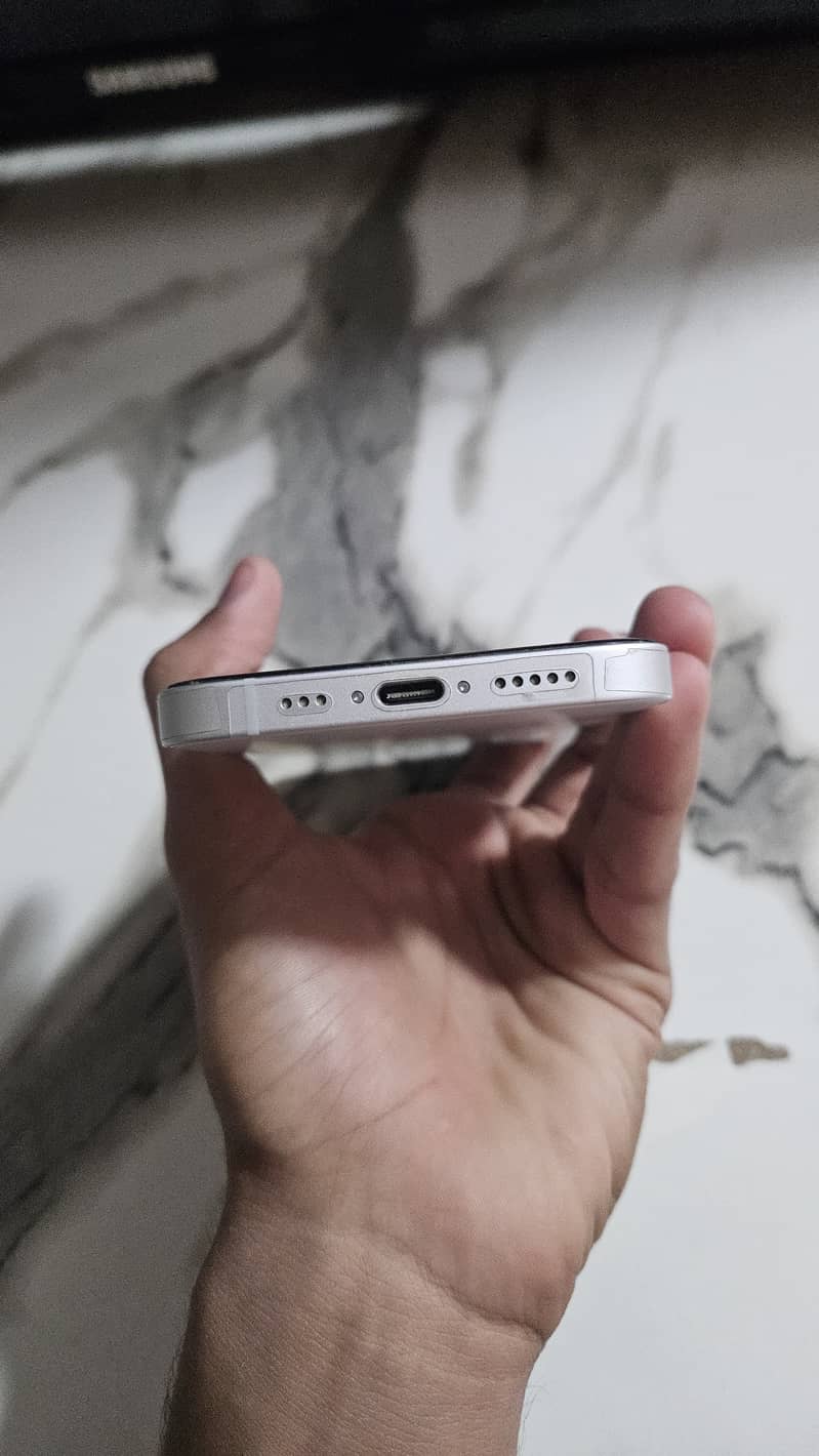 Iphone 16e 8