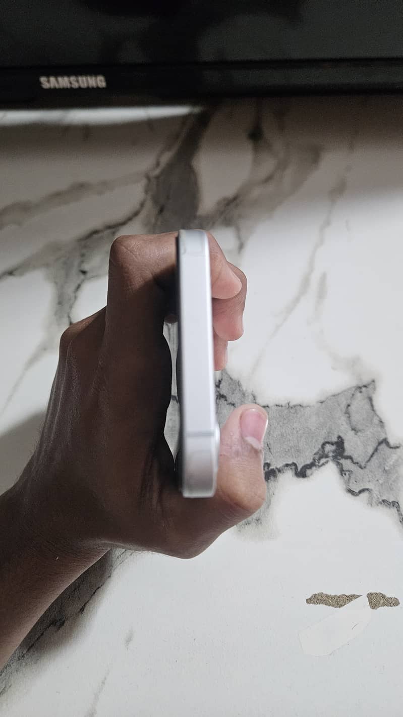 Iphone 16e 13