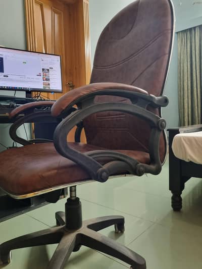 Comfortable office chair