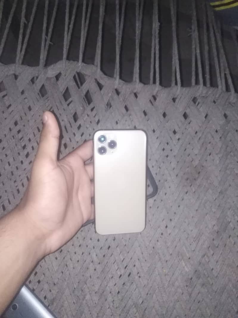iPhone 11 pro 4