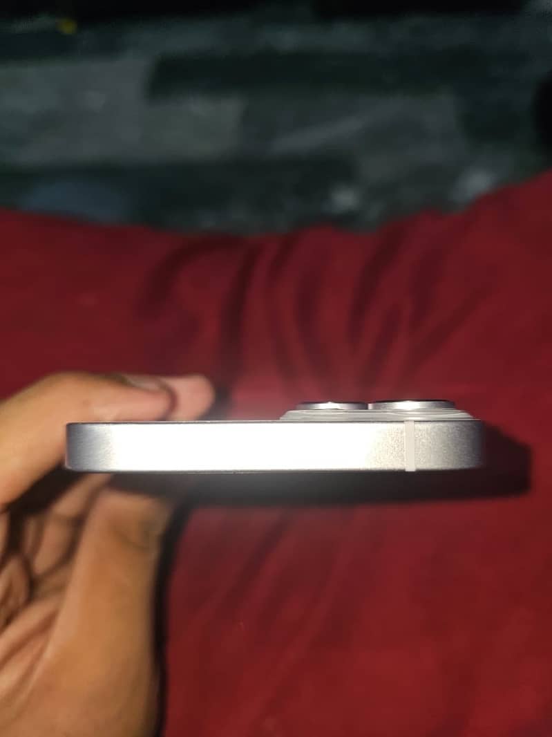 iPhone 14 7