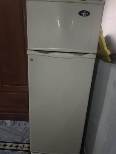 Dawlance medium size fridge