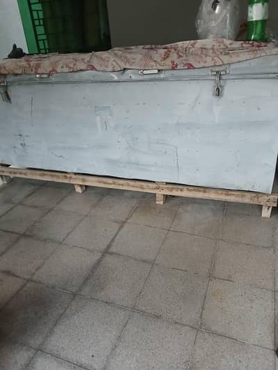 metal storage Trunks, good condition