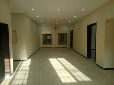 1 Kanal Upper Portion for Rent in E-11 Islamabad | 3 Bedrooms | Servant Quarter | Prime Location