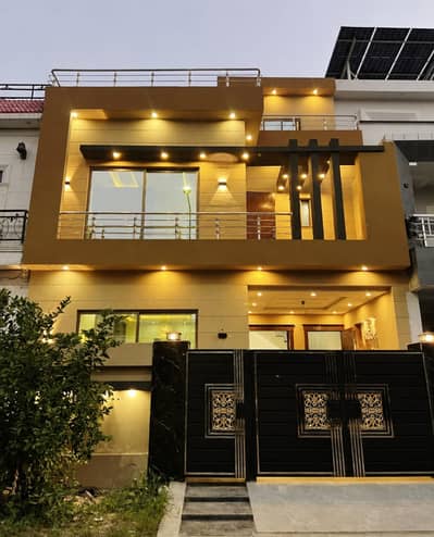 House Avialable For Sale
