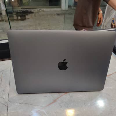 MacBook Pro 2020 | 16GB RAM | 1TB SSD | Touch Bar
