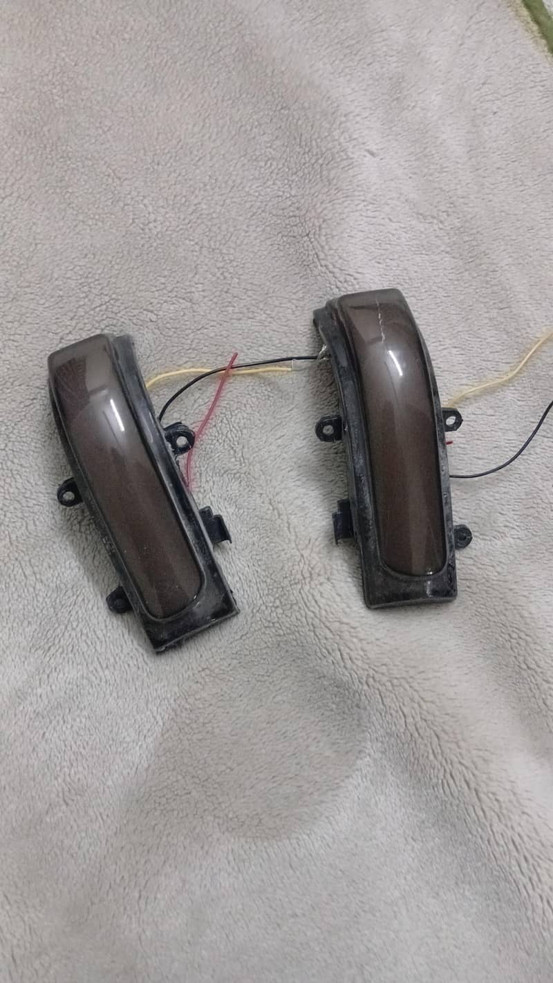 side mirror indicators 1