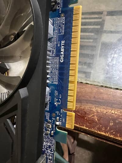 2 GB gigabyte GTX 750 ti card into very good condition