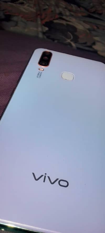 Vivo Y17