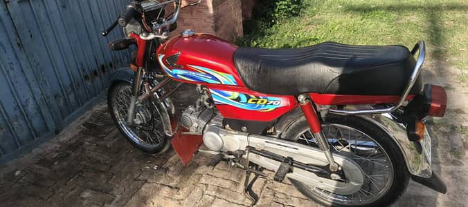 Honda CD70 2024