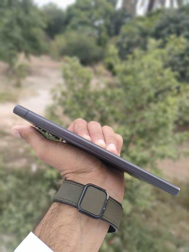 Mobile 3
