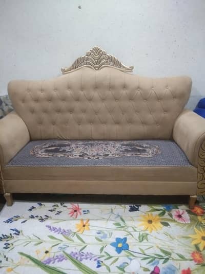 very good beautiful sofa used but new