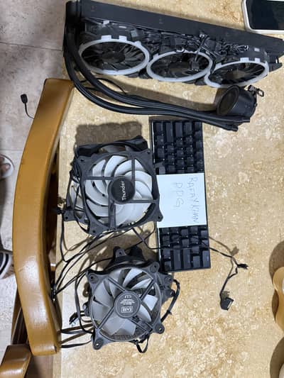 Cpu cooler, Keyboard and fans. corsair thunder