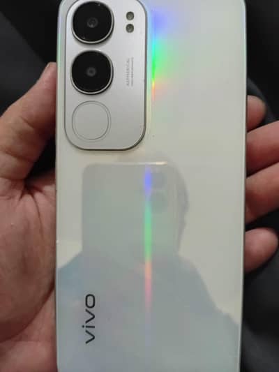 I am selling Mobile Vivo Y19s