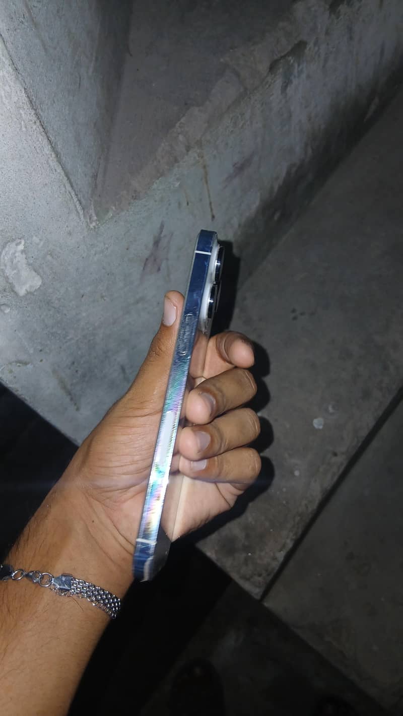 iPhone 14 pro max 2