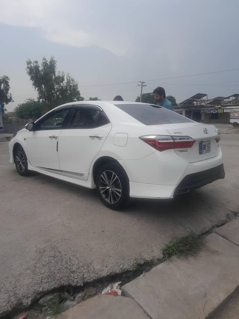 Corolla Altis 1