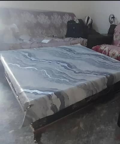 wooden centre table 4x4