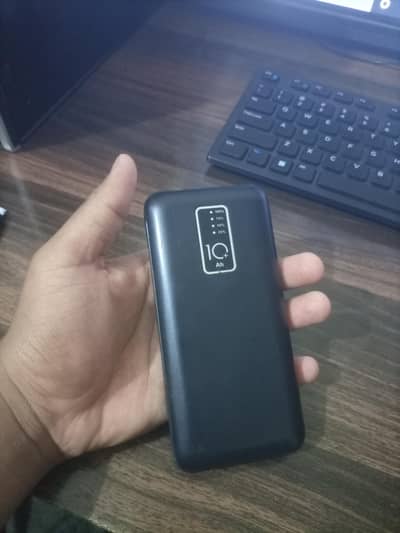 10,000mAh Power Bank Fast Charging | iPhone & Android Type-C