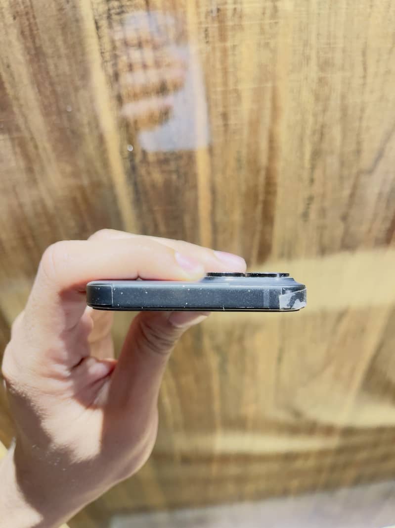 iPhone 15 5