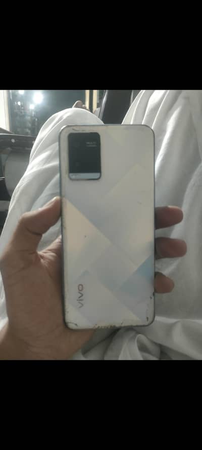 vivo y21a 0323-40-71-743 Urgent sale need money