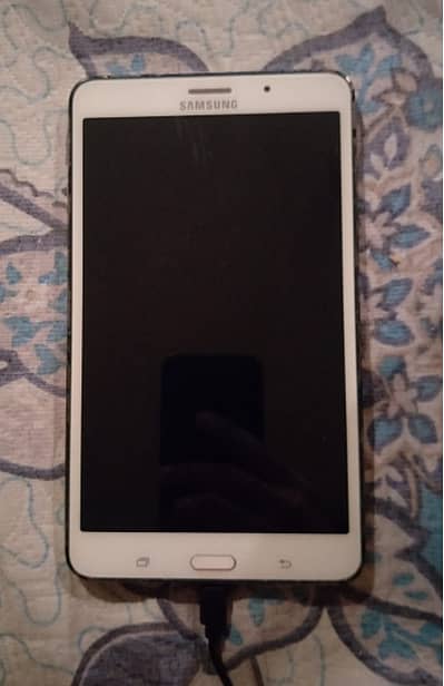 SAMSUNG galaxy tab 4 (7") for sale in good condition.