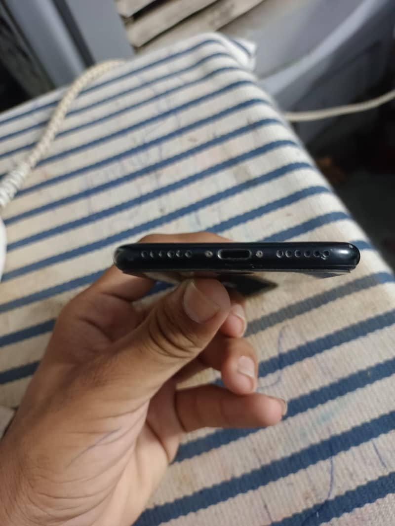 iPhone 7 3