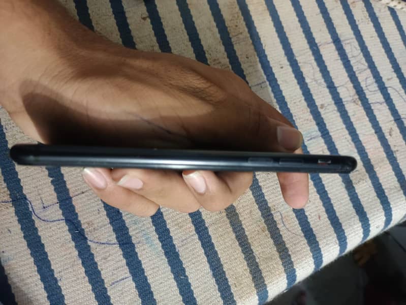 iPhone 7 4