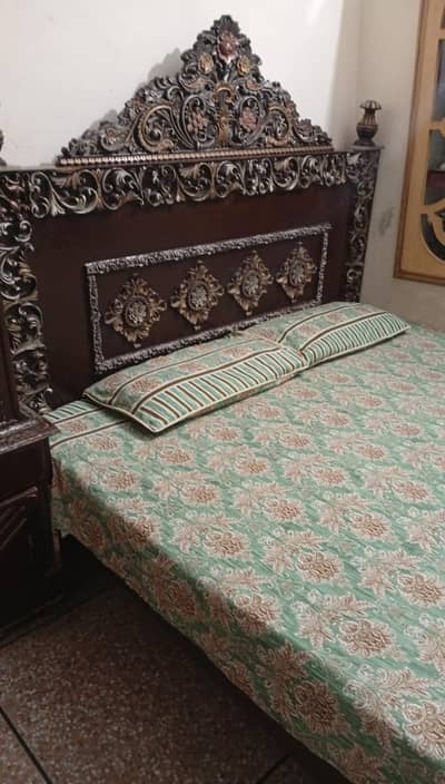 Bed and Shocase