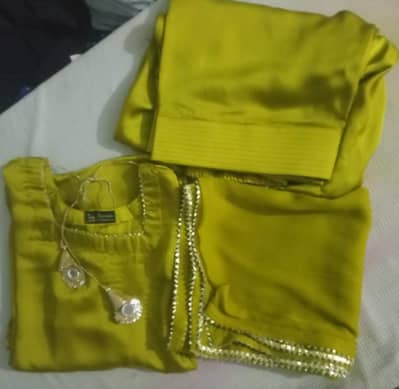 Shamose Silk 3pc Suit with Farshi Shalwar - Medium Size