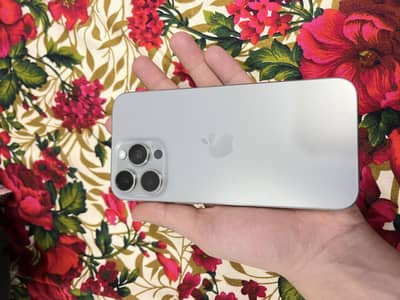 Iphone 15 Pro Max (Natural Titanium) Screen damaged