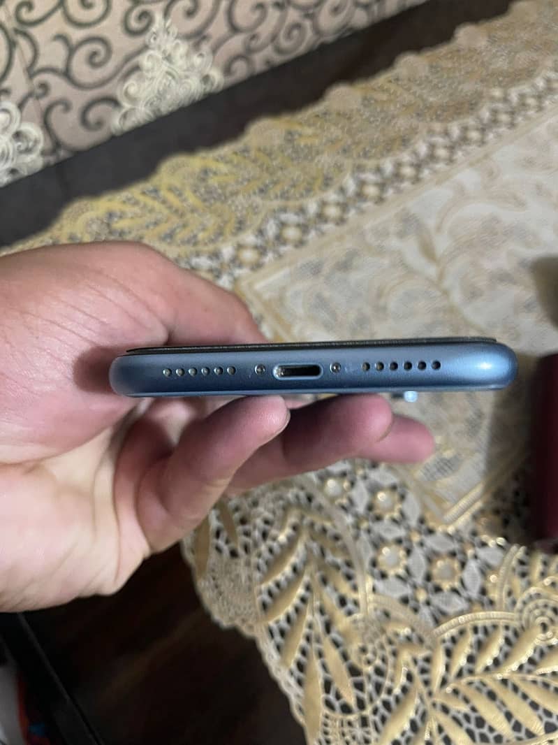 IPHONE XR 3