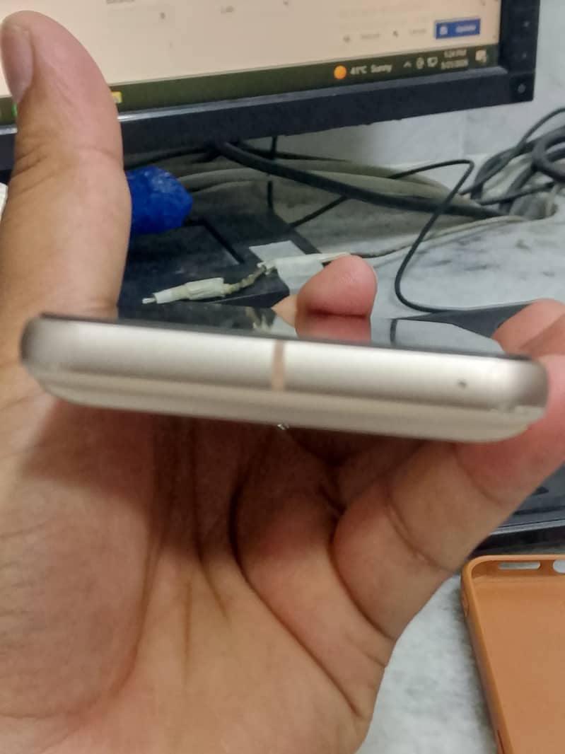 Google pixel 8 4